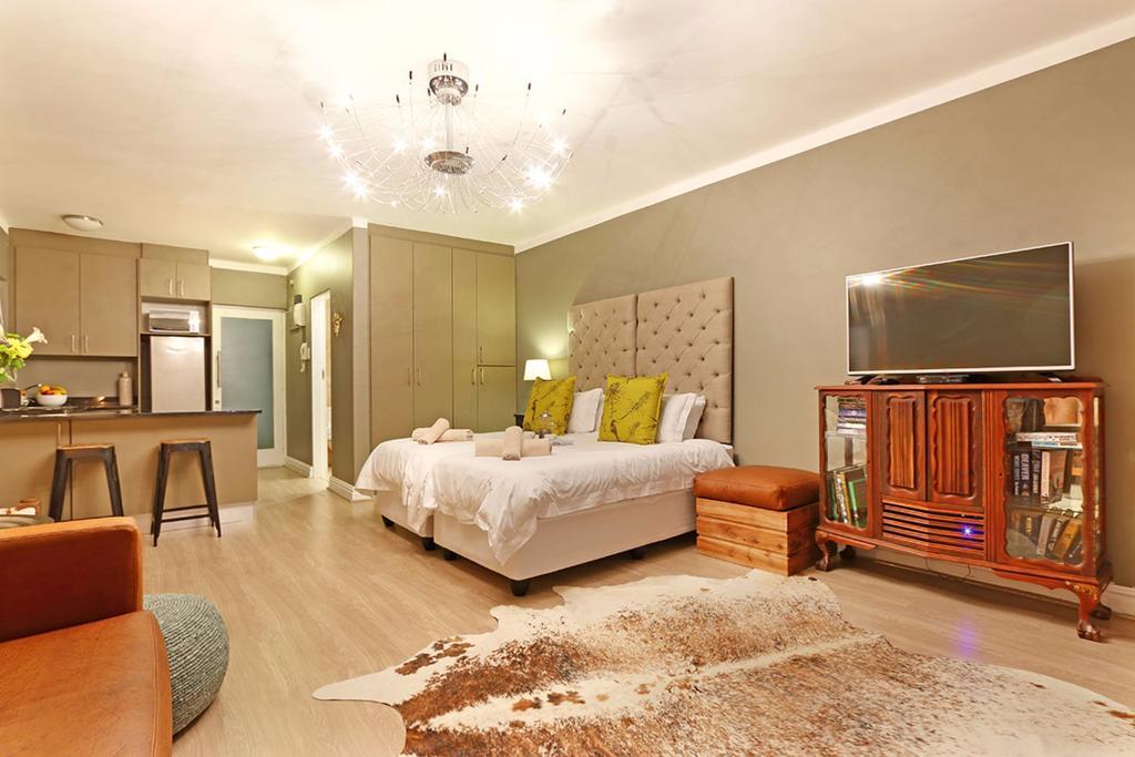 Afribode Mainhill Apartments Cape Town Bagian luar foto